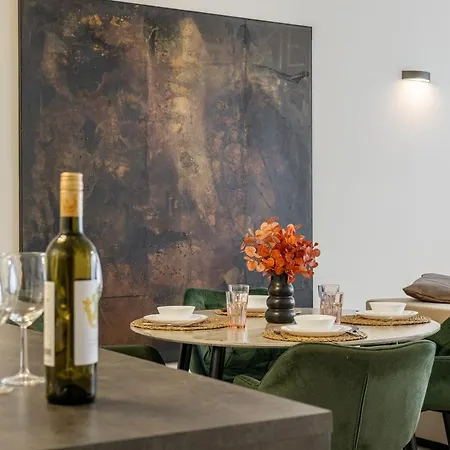 Апартаменти Sk Zamocka Artist *