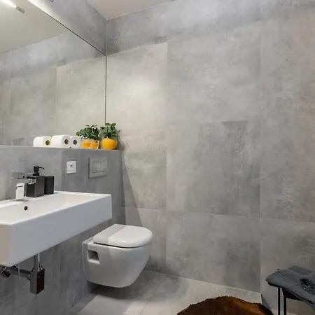 Sk Zamocka Artist Апартаменти *