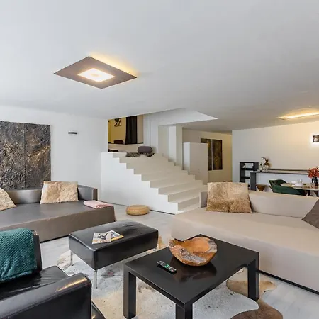 Apartamento Sk Zamocka Artist